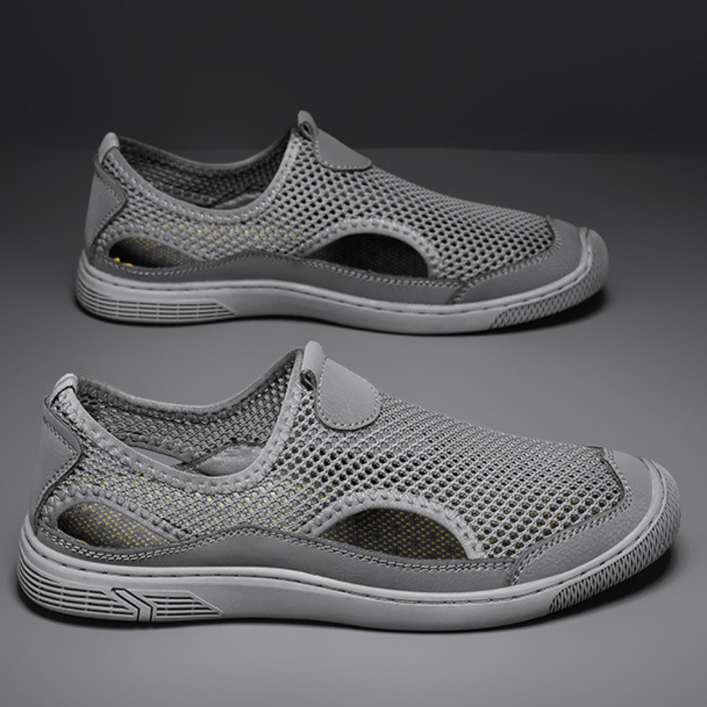 Lightweight Mesh Slip-On Athletic Shoes with Ventilation Panels
