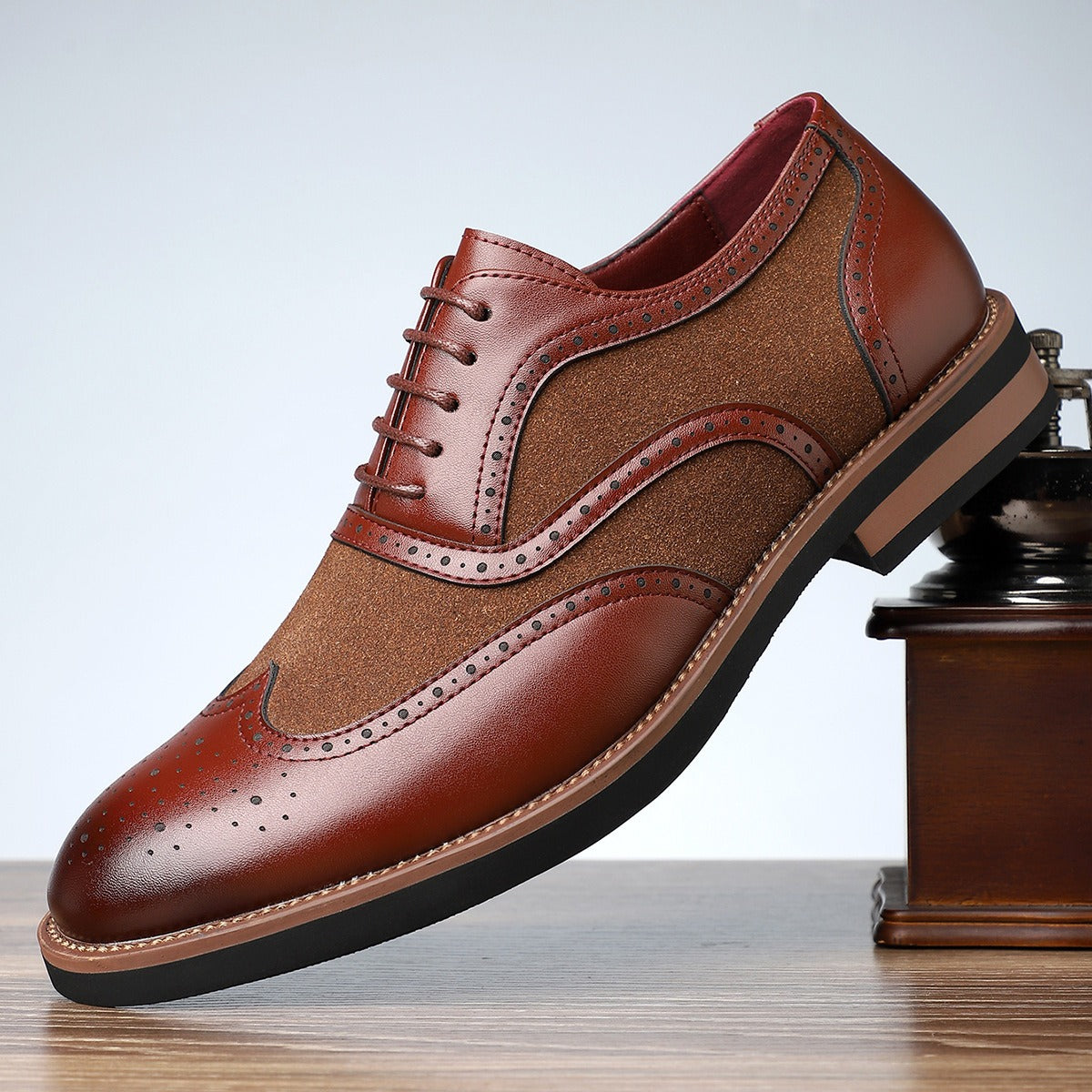 Carved Oxford comfortable breathable shoes