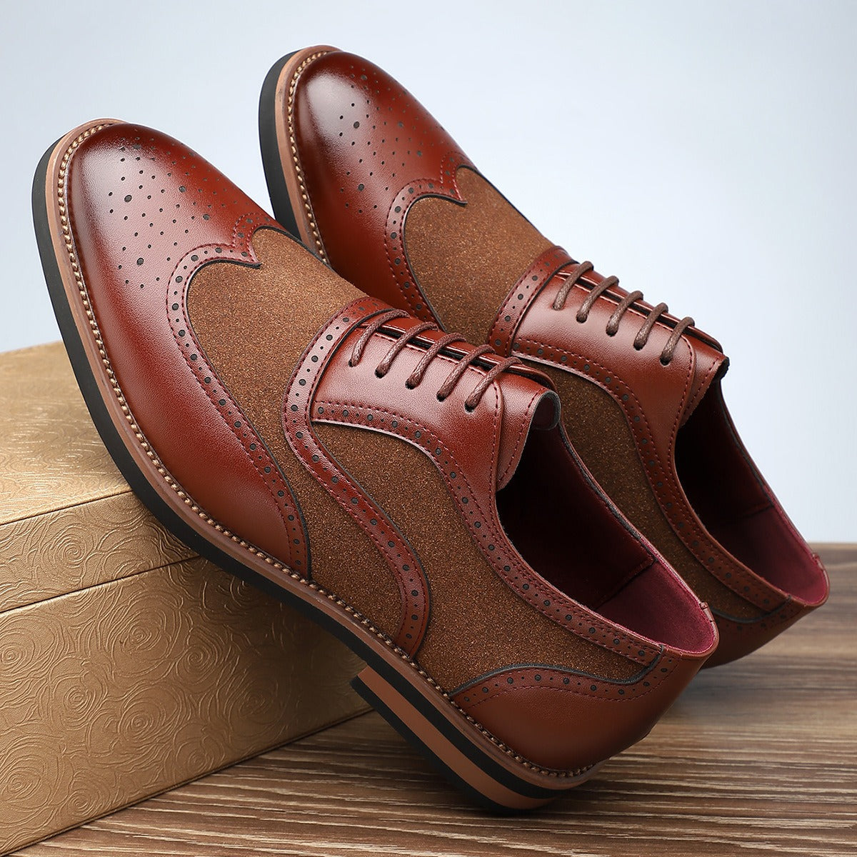 Carved Oxford comfortable breathable shoes