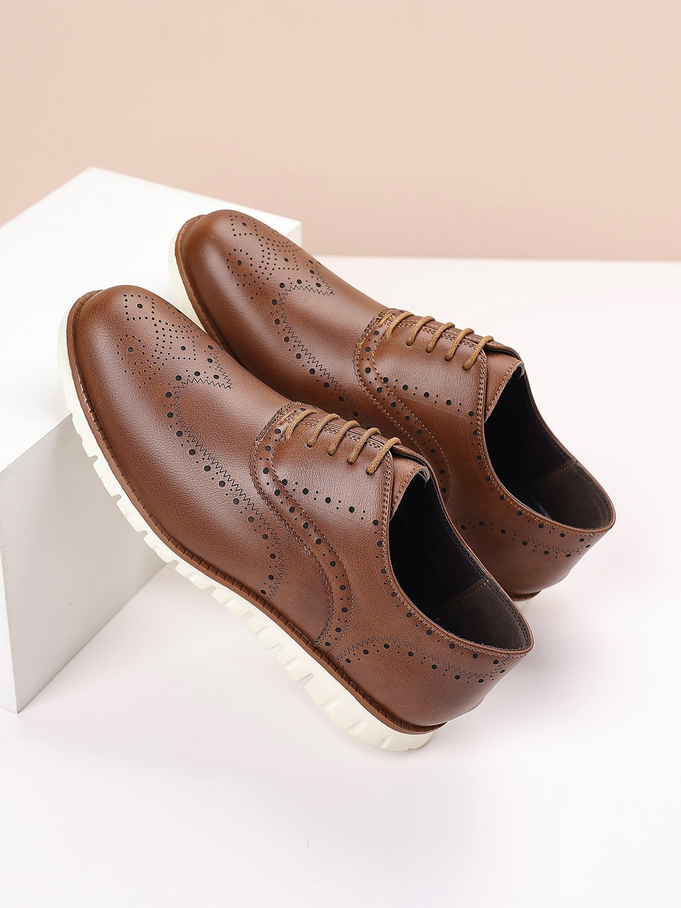 Retro hollow-soled work and casual Oxford leather shoes